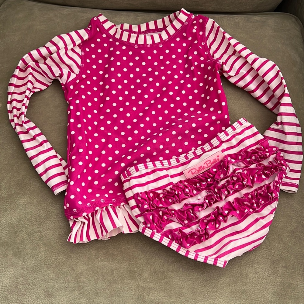 👙🏊‍♀️ RUFFLE BUTTS SIZE 3T